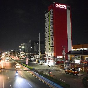 Sempre Premier Inn - Mactan Airport Hotel